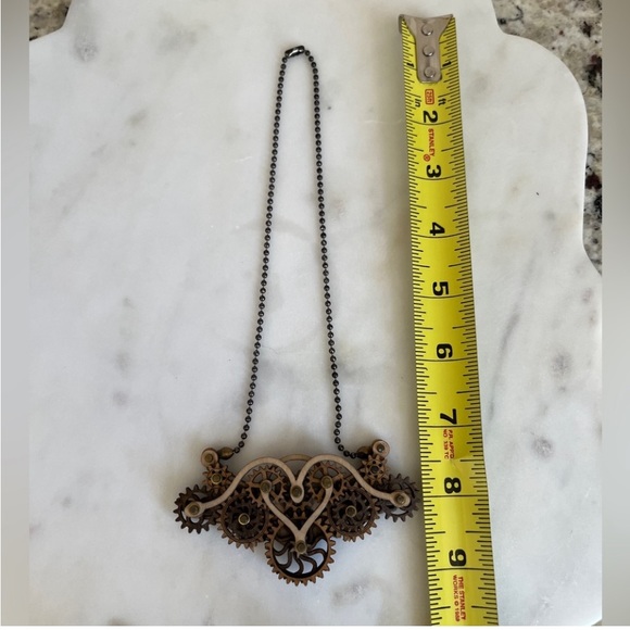GREEN TREE Steampunk
Wooden Gear Necklace Oil
Diffuser Winged Kinetic Wood - Picture 11 of 12